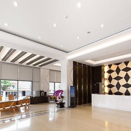 Hoya Hotel T'ai-tung Esterno foto