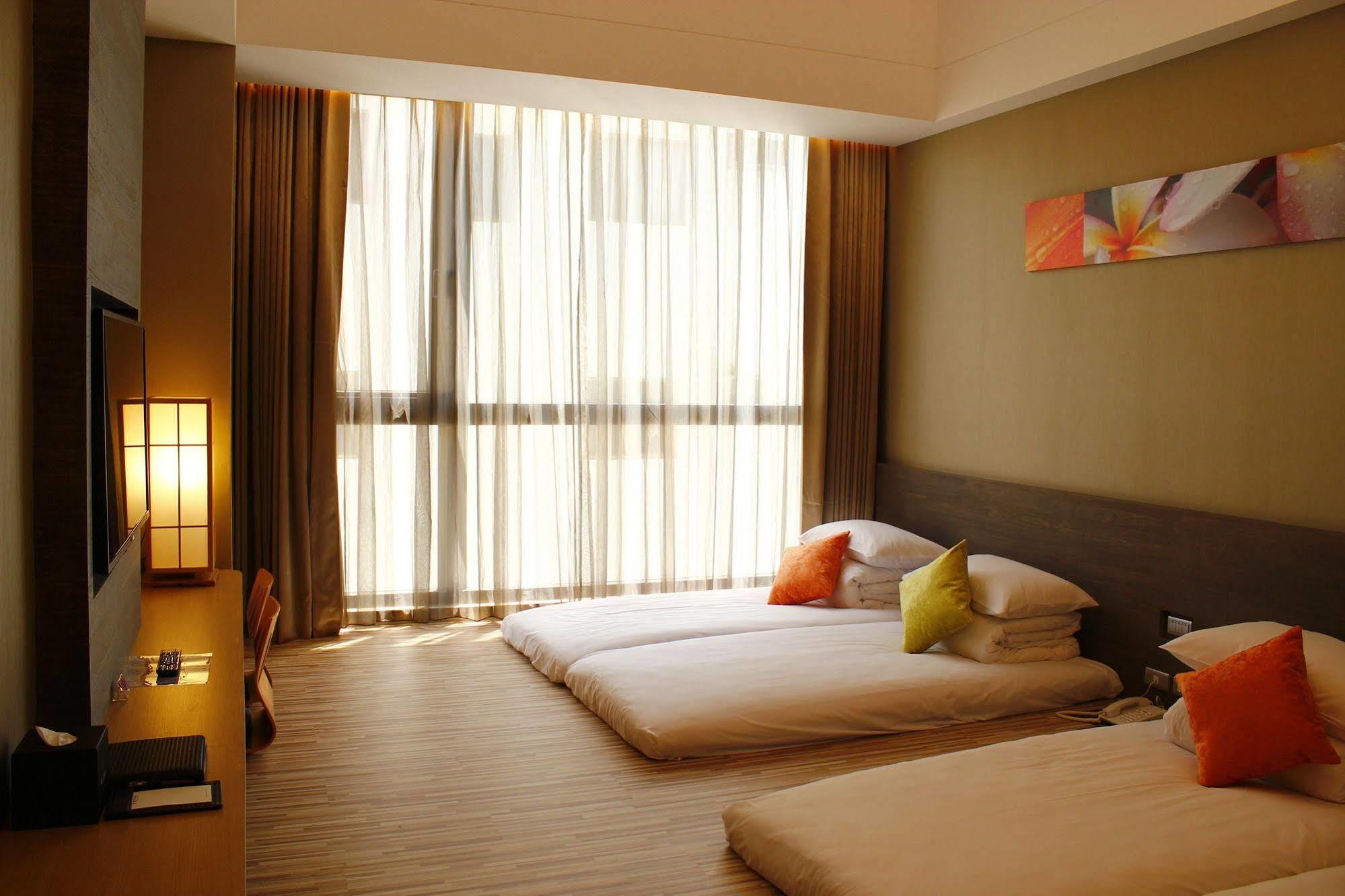 Hoya Hotel T'ai-tung Esterno foto