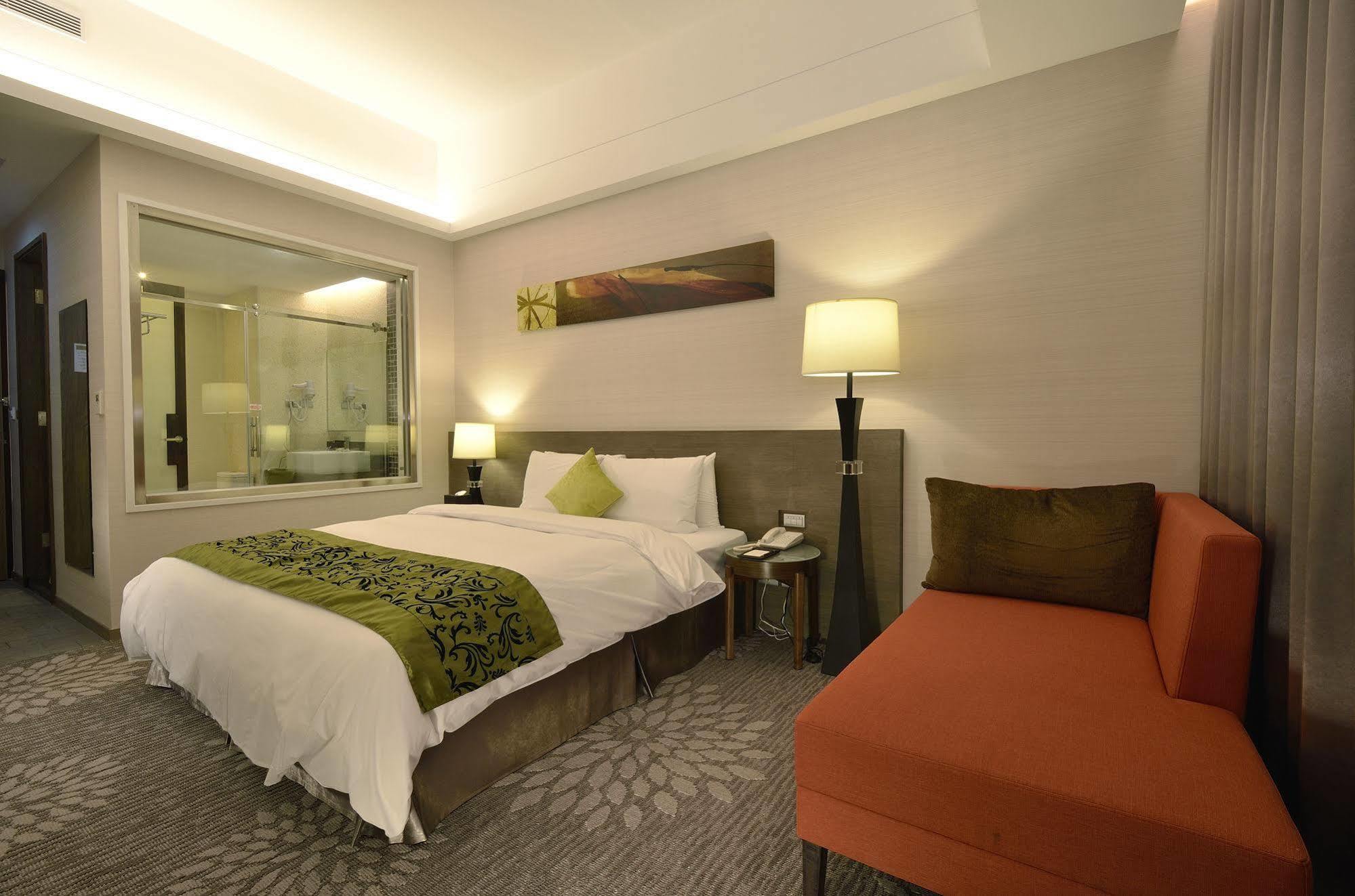 Hoya Hotel T'ai-tung Esterno foto